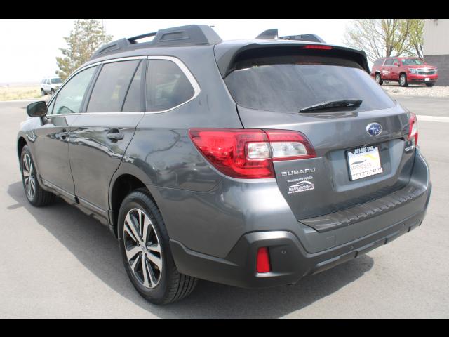 2018 Subaru Outback Wagon 5D i Limited Navigation/