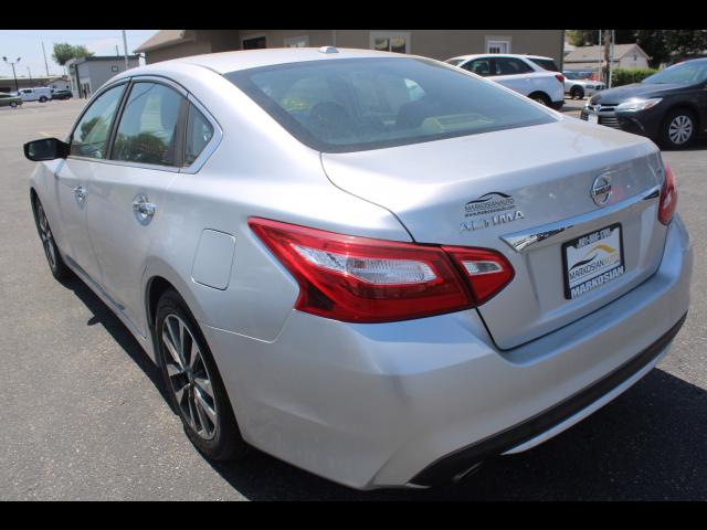 2017 Nissan Altima 2.5 SV (2017.5) Sedan 4D