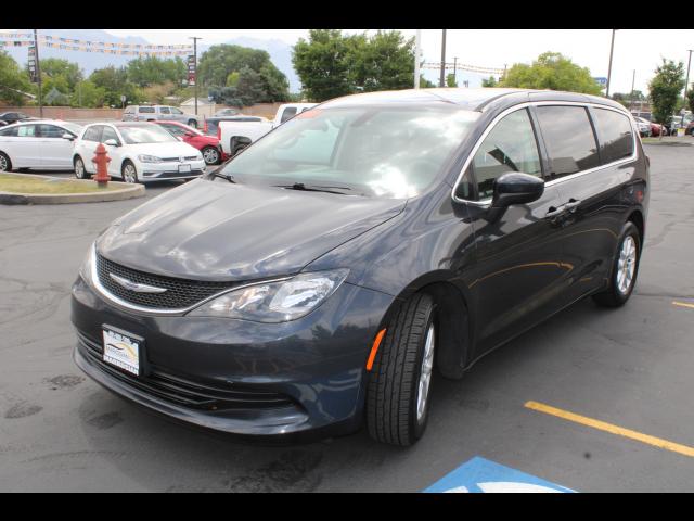 2019 Chrysler Pacifica LX Minivan 4D