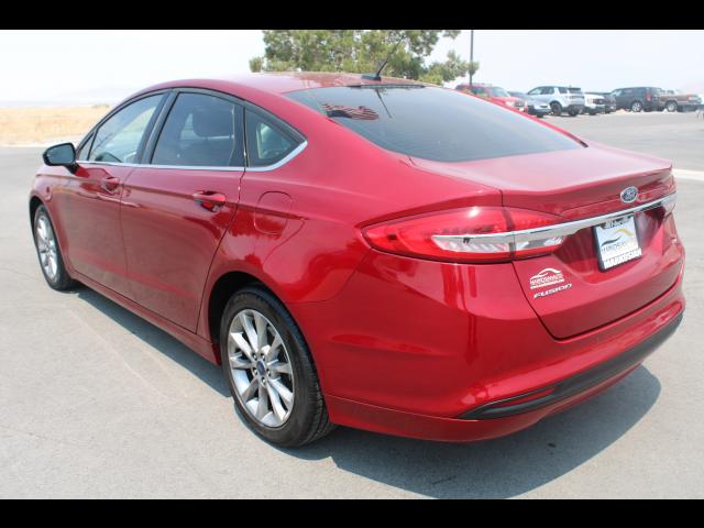 2017 Ford Fusion SE Sedan 4D