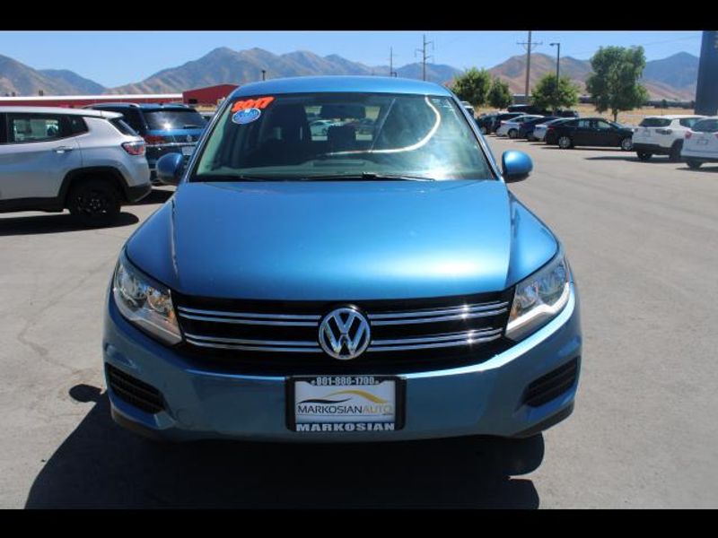 2017 Volkswagen Tiguan Limited 2.0T 4Motion Sport Utility 4D