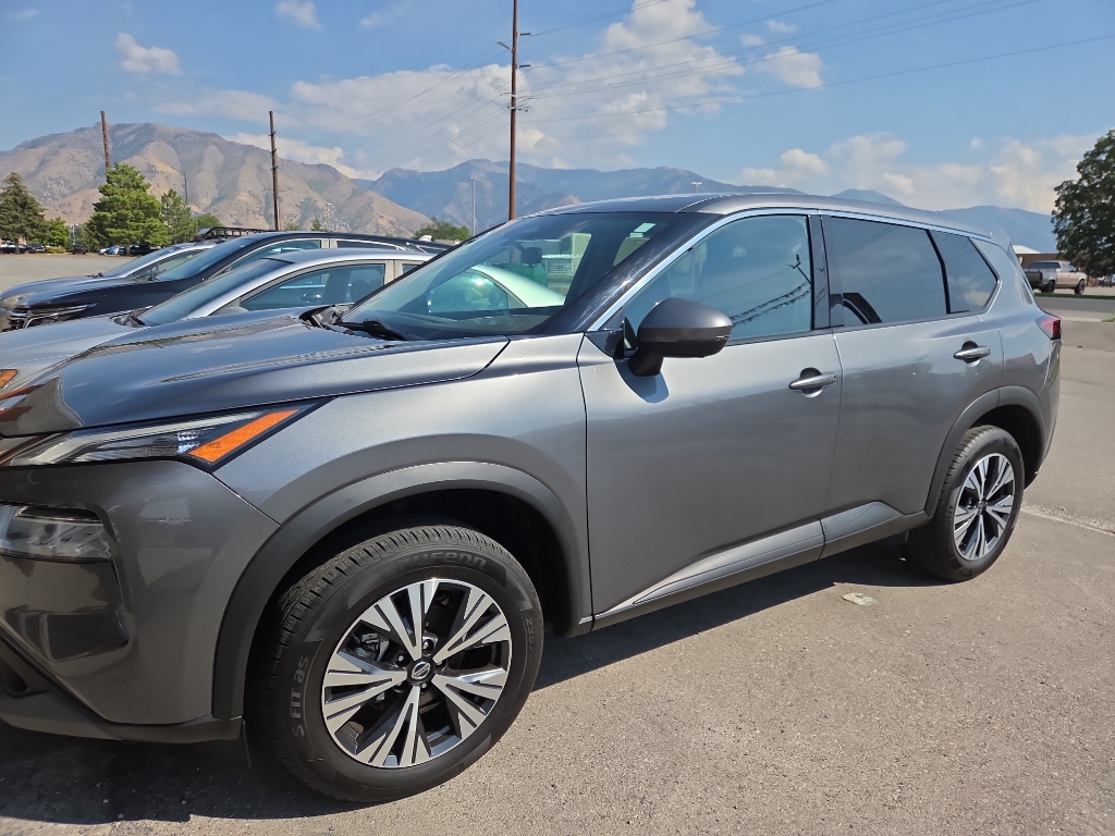 2021 Nissan Rogue SV Sport Utility 4D