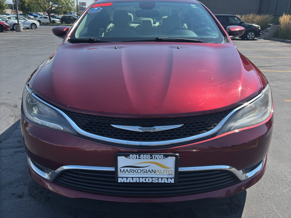 2016 Chrysler 200 Limited Sedan 4D