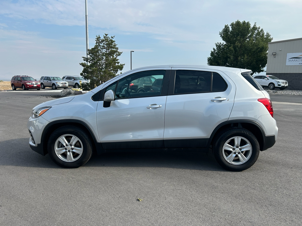 2022 Chevrolet Trax LS Sport Utility 4D