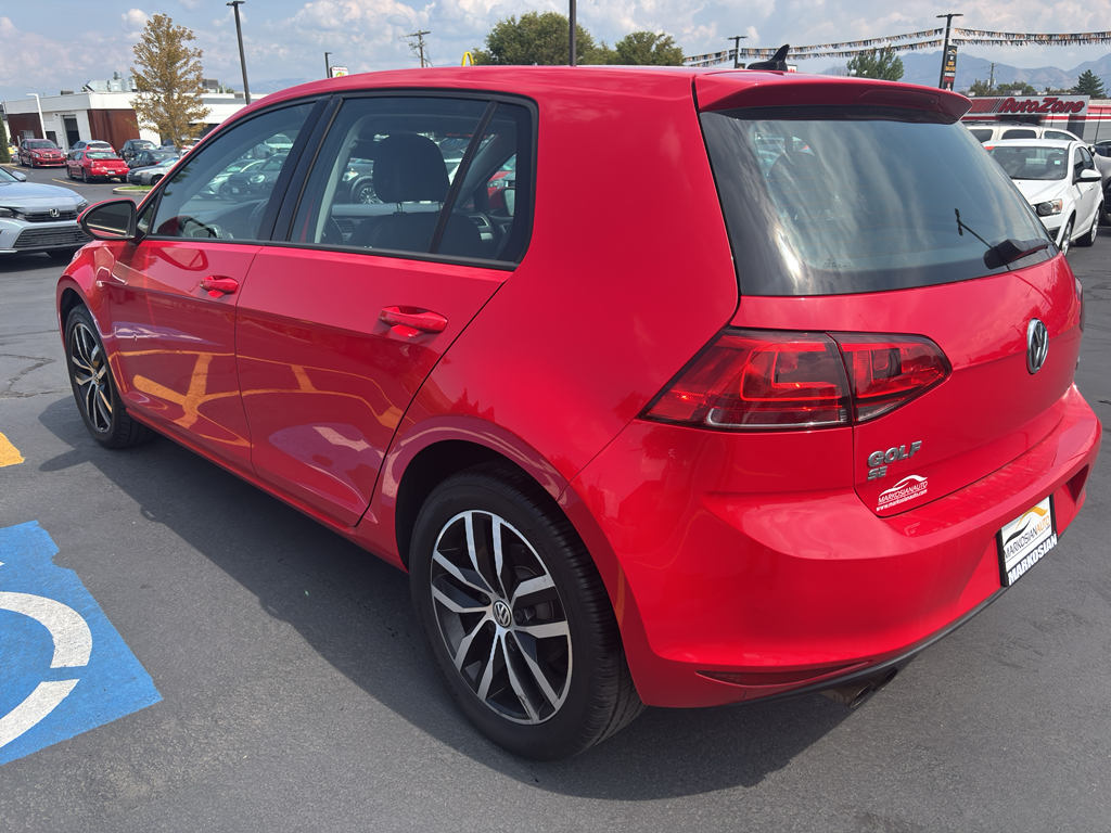 2017 Volkswagen Golf TSI SE Hatchback Sedan 4D