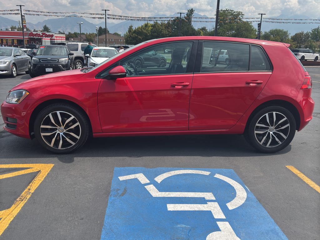 2017 Volkswagen Golf TSI SE Hatchback Sedan 4D