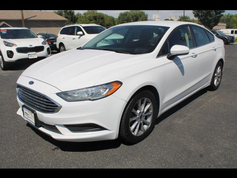 2017 Ford Fusion SE Sedan 4D