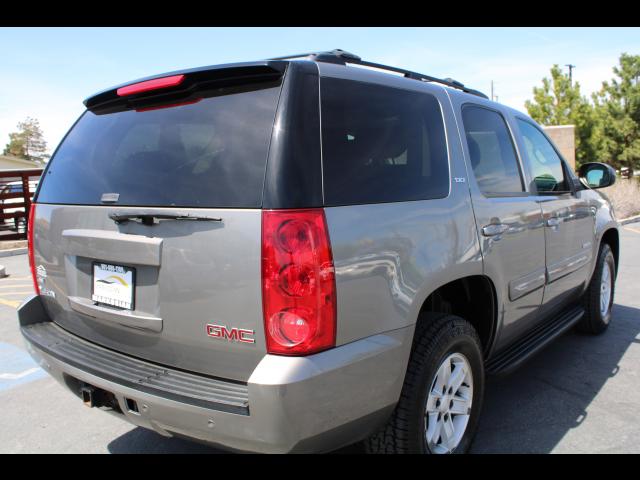 2009 GMC Light Duty Yukon Utility 4D SLT 4WD 5.3L V8