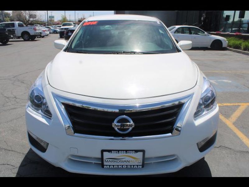 2015 Nissan Altima Sedan 4D S 2.5L I4