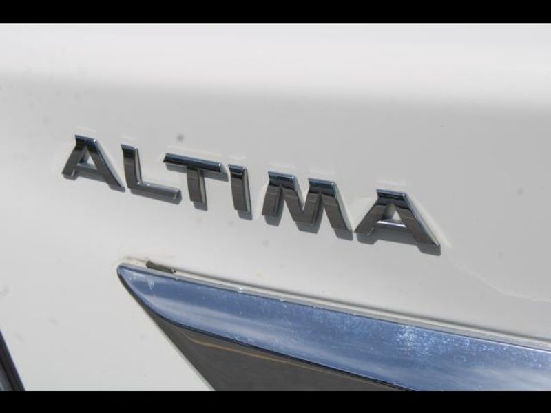 2015 Nissan Altima Sedan 4D S 2.5L I4