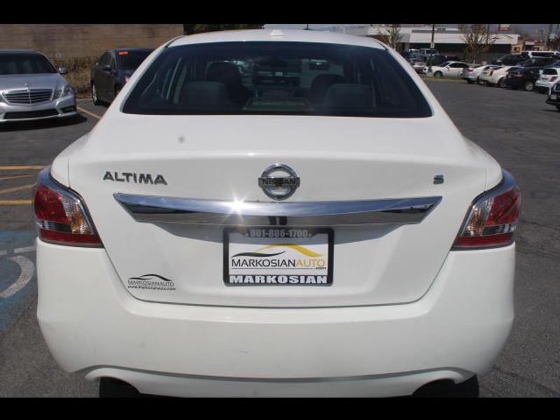 2015 Nissan Altima Sedan 4D S 2.5L I4