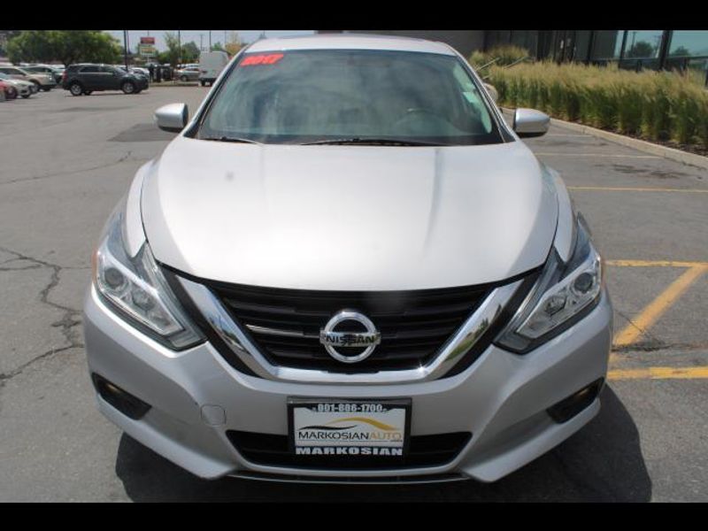 2017 Nissan Altima Sedan 4D SL 2.5L I4