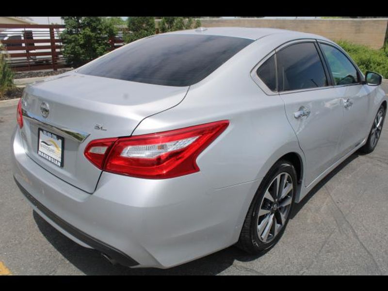 2017 Nissan Altima Sedan 4D SL 2.5L I4