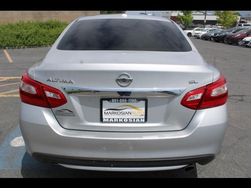 2017 Nissan Altima Sedan 4D SL 2.5L I4