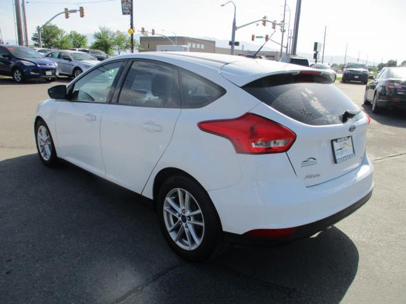2015 Ford Focus Hatchback 5D SE 2.0L I4