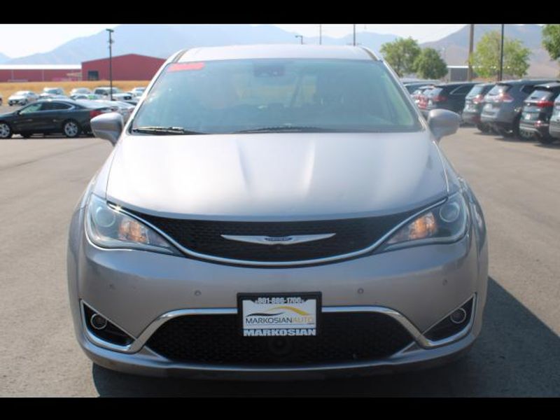 2020 Chrysler Pacifica Wagon 4D Touring 3.6L V6