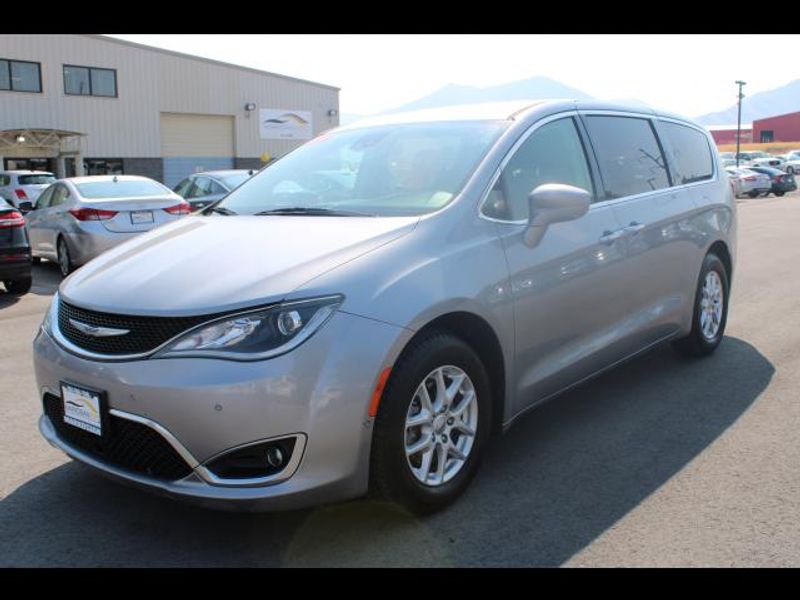 2020 Chrysler Pacifica Wagon 4D Touring 3.6L V6