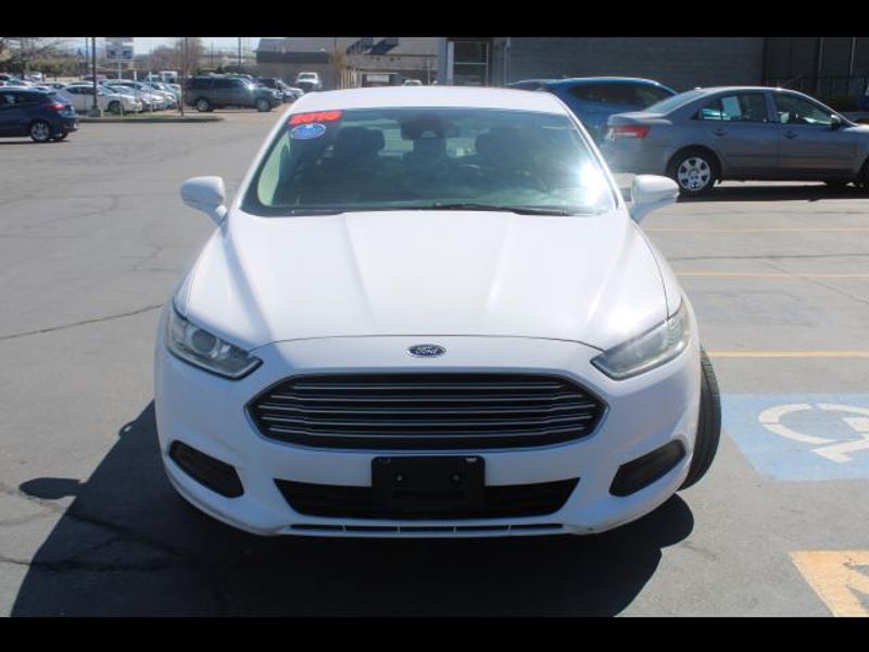 2016 Ford Fusion SE Sedan 4D