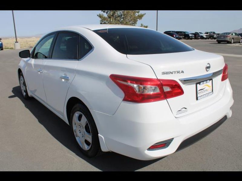 2016 Nissan Sentra Sedan 4D S 1.8L I4