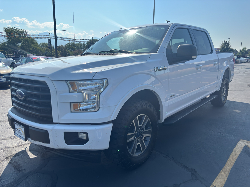2017 Ford F150 SuperCrew Cab XLT Pickup 4D 5 1/2 ft
