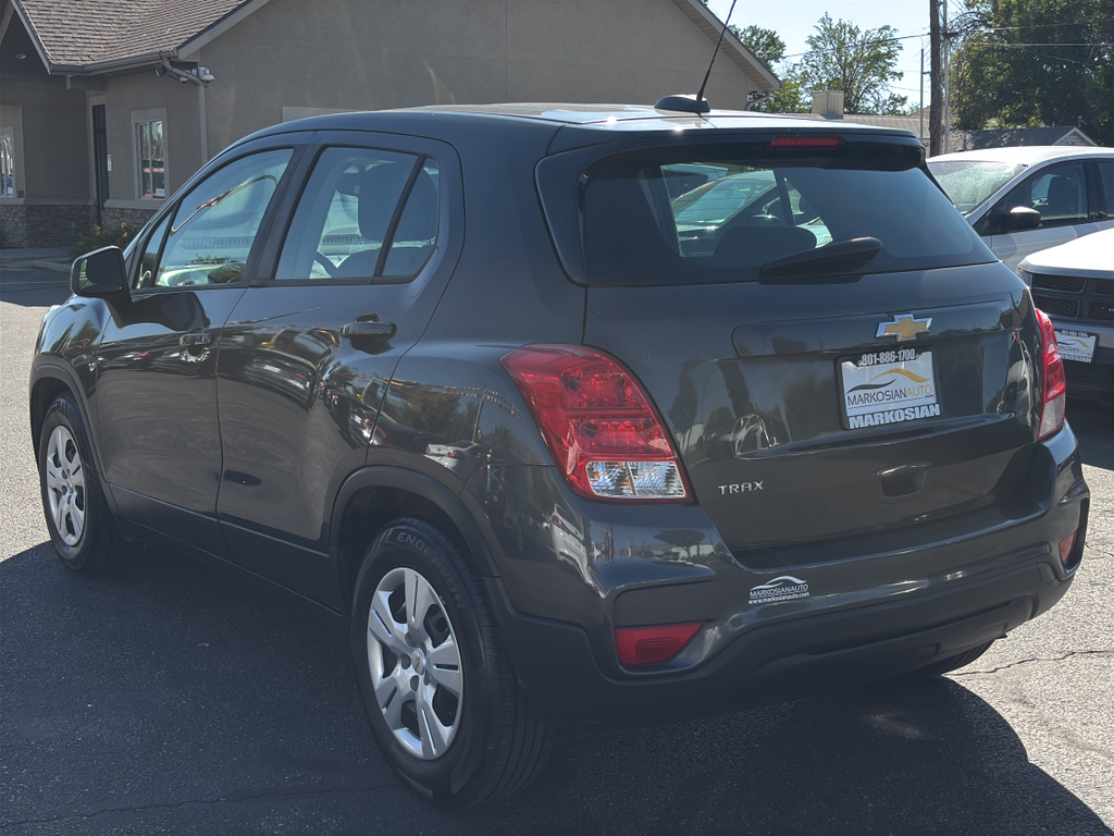 2019 Chevrolet Trax LS Sport Utility 4D