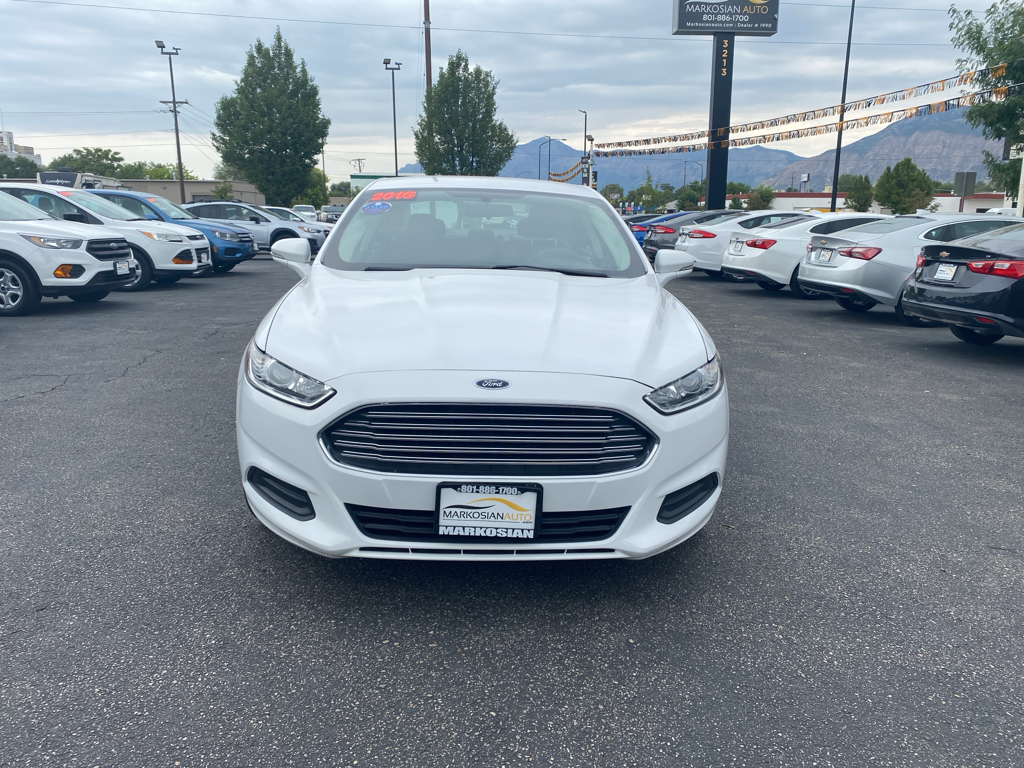 2016 Ford Fusion SE Sedan 4D