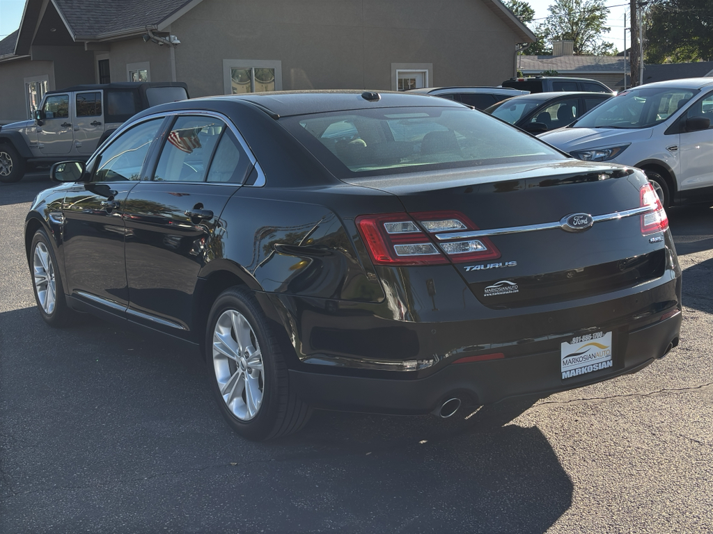 2018 Ford Taurus SEL Sedan 4D