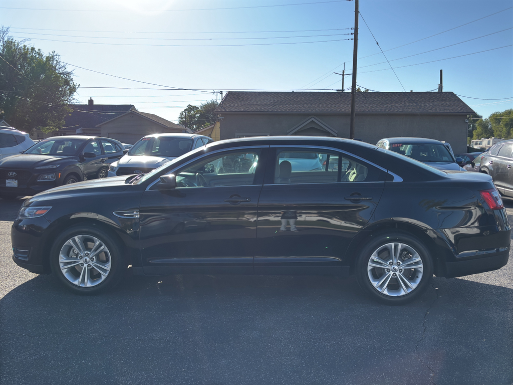 2018 Ford Taurus SEL Sedan 4D