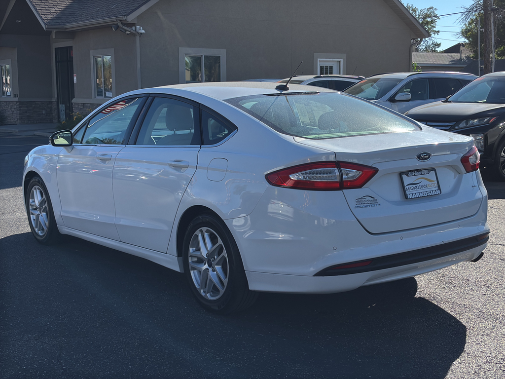 2016 Ford Fusion SE Sedan 4D