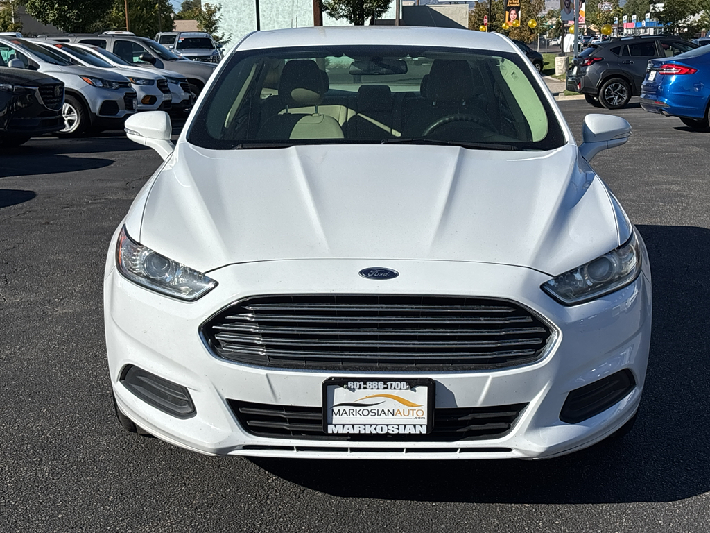 2016 Ford Fusion SE Sedan 4D