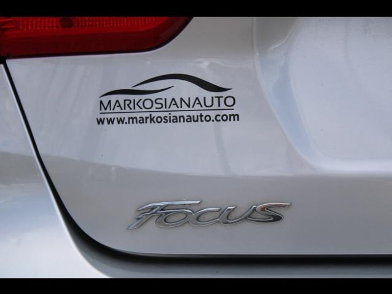 2015 Ford Focus Sedan 4D SE 2.0L I4