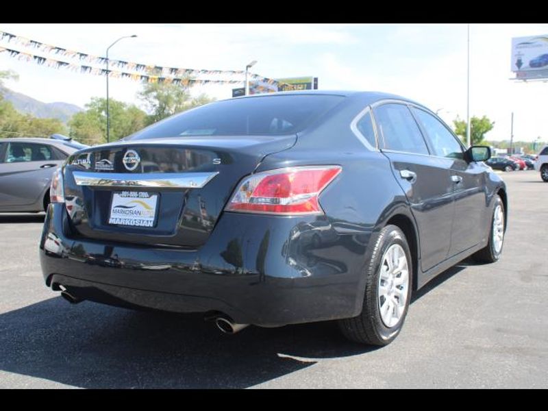 2015 Nissan Altima Sedan 4D S 2.5L I4