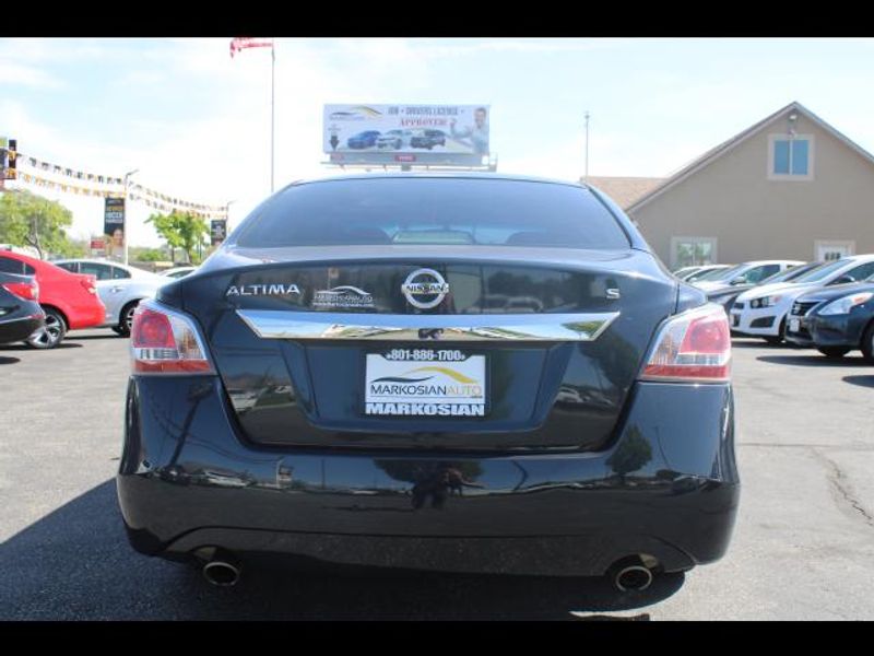 2015 Nissan Altima Sedan 4D S 2.5L I4