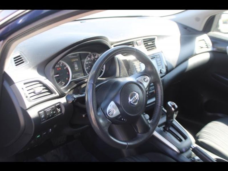 2017 Nissan Sentra SL photo 4