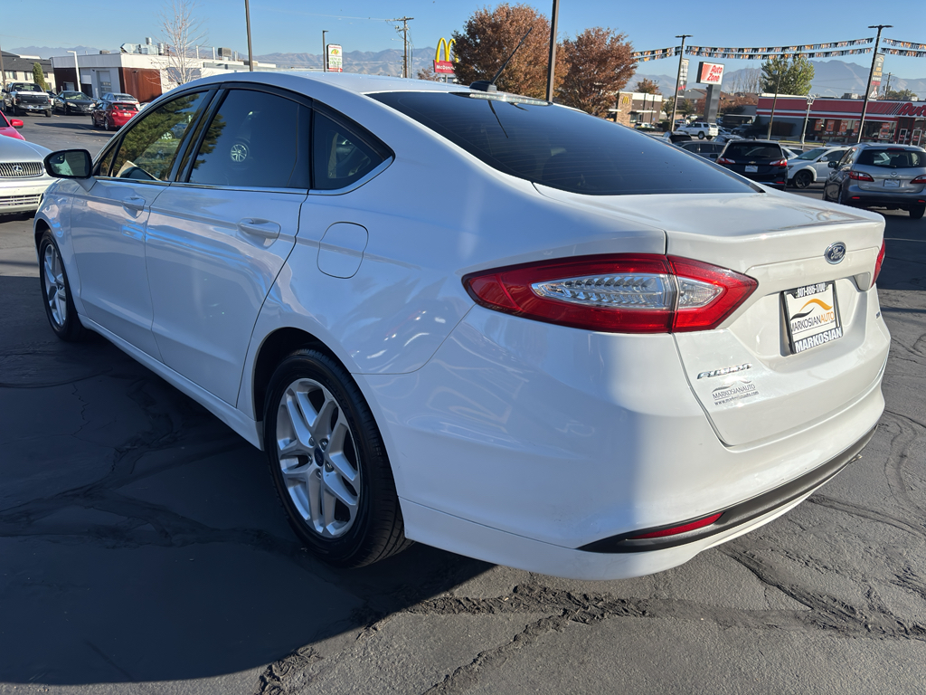 2014 Ford Fusion SE Sedan 4D