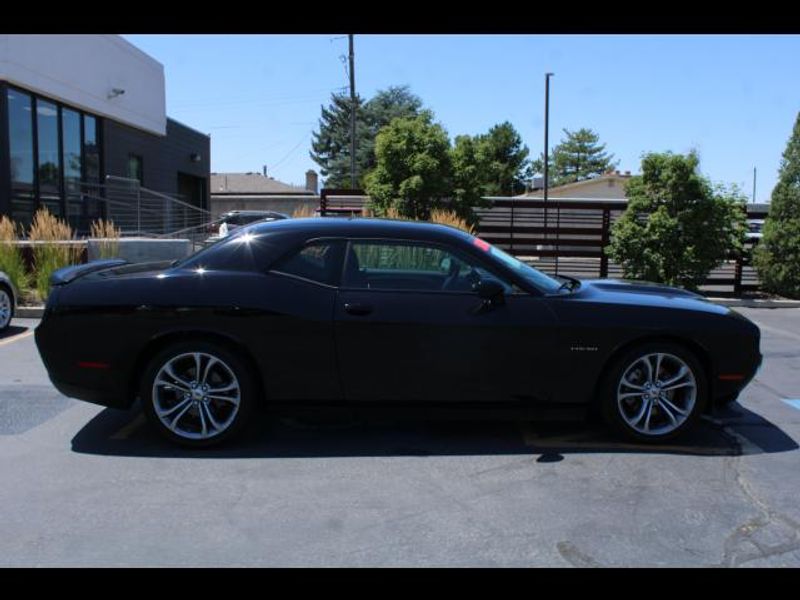 2022 Dodge Challenger Coupe 2D R/T 5.7L V8
