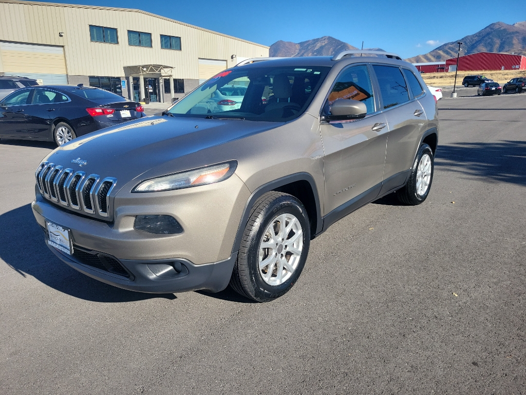2016 Jeep Cherokee Utility 4D Latitude 4WD 3.2L V