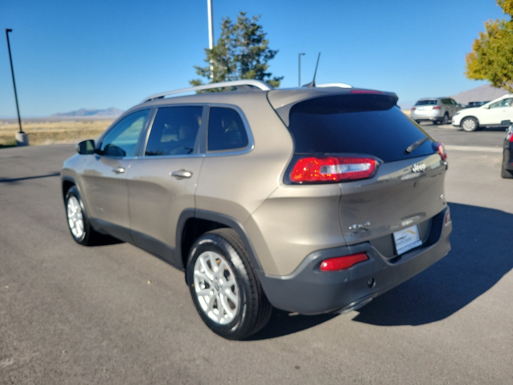 2016 Jeep Cherokee Utility 4D Latitude 4WD 3.2L V