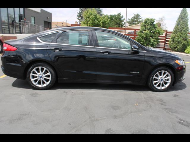 2017 Ford Fusion Sedan 4D SE 2.0L I4 Hybrid