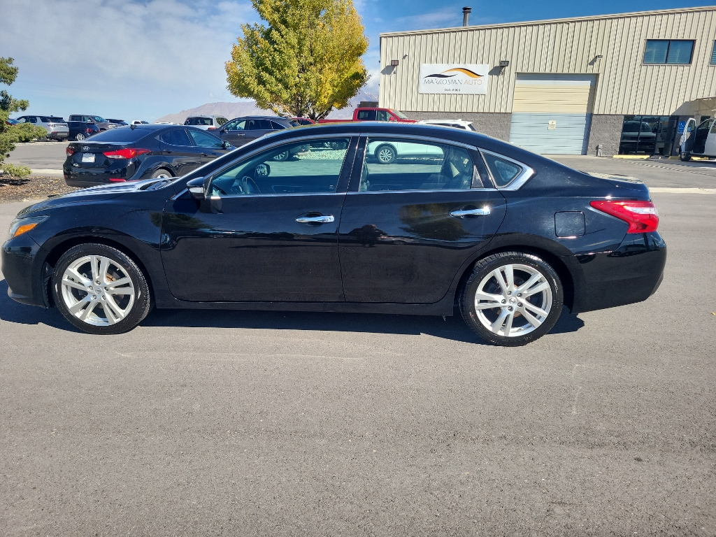2017 Nissan Altima Sedan 4D SL 3.5L V6