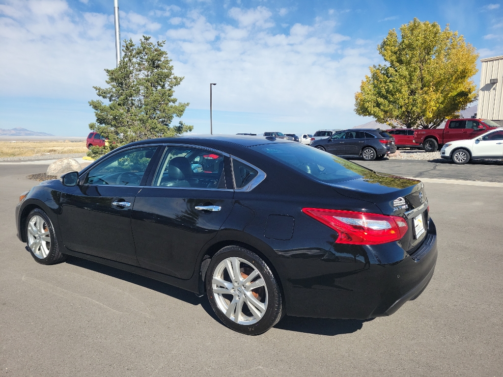 2017 Nissan Altima Sedan 4D SL 3.5L V6