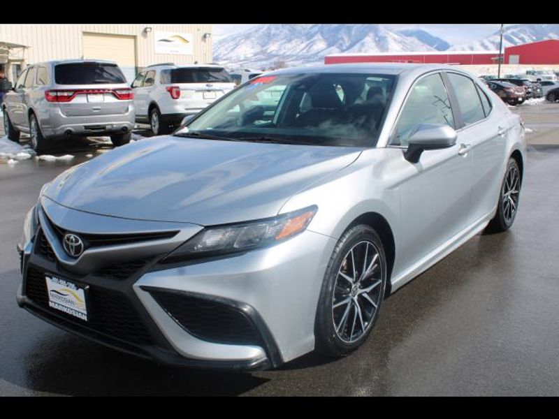 2021 Toyota Camry Sedan 4D SE 2.5L I4