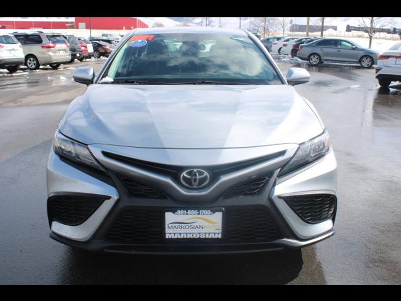 2021 Toyota Camry Sedan 4D SE 2.5L I4