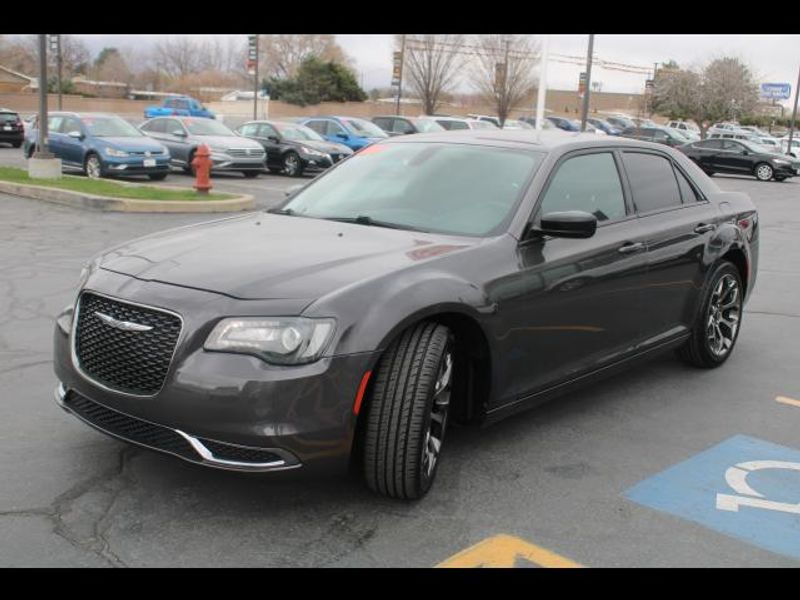 2018 Chrysler 300 Sedan 4D Touring 3.6L V6