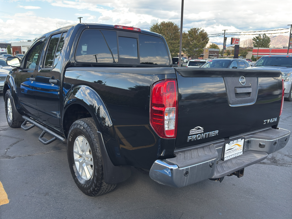 2021 Nissan Frontier Crew Cab SV Pickup 4D 5 ft