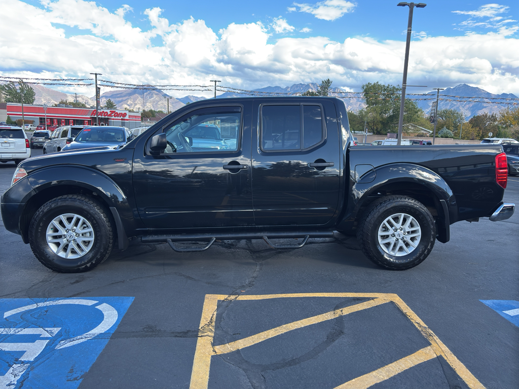 2021 Nissan Frontier Crew Cab SV Pickup 4D 5 ft