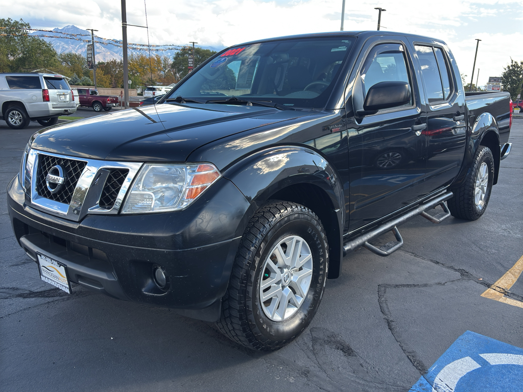 2021 Nissan Frontier Crew Cab SV Pickup 4D 5 ft