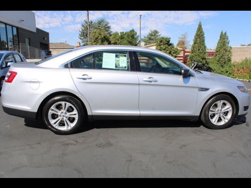 2016 Ford Taurus Sedan