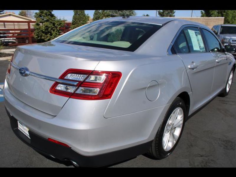 2016 Ford Taurus Sedan