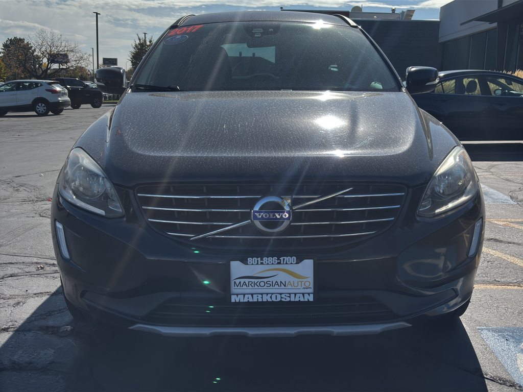 2017 Volvo XC60 T5 Dynamic Sport Utility 4D